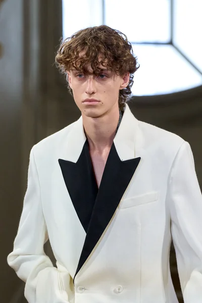 Look 33
